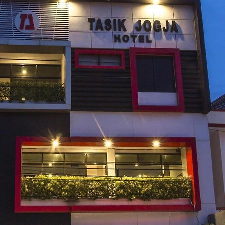 Tasik Jogja Hotel Yogyakarta Ngoại thất bức ảnh