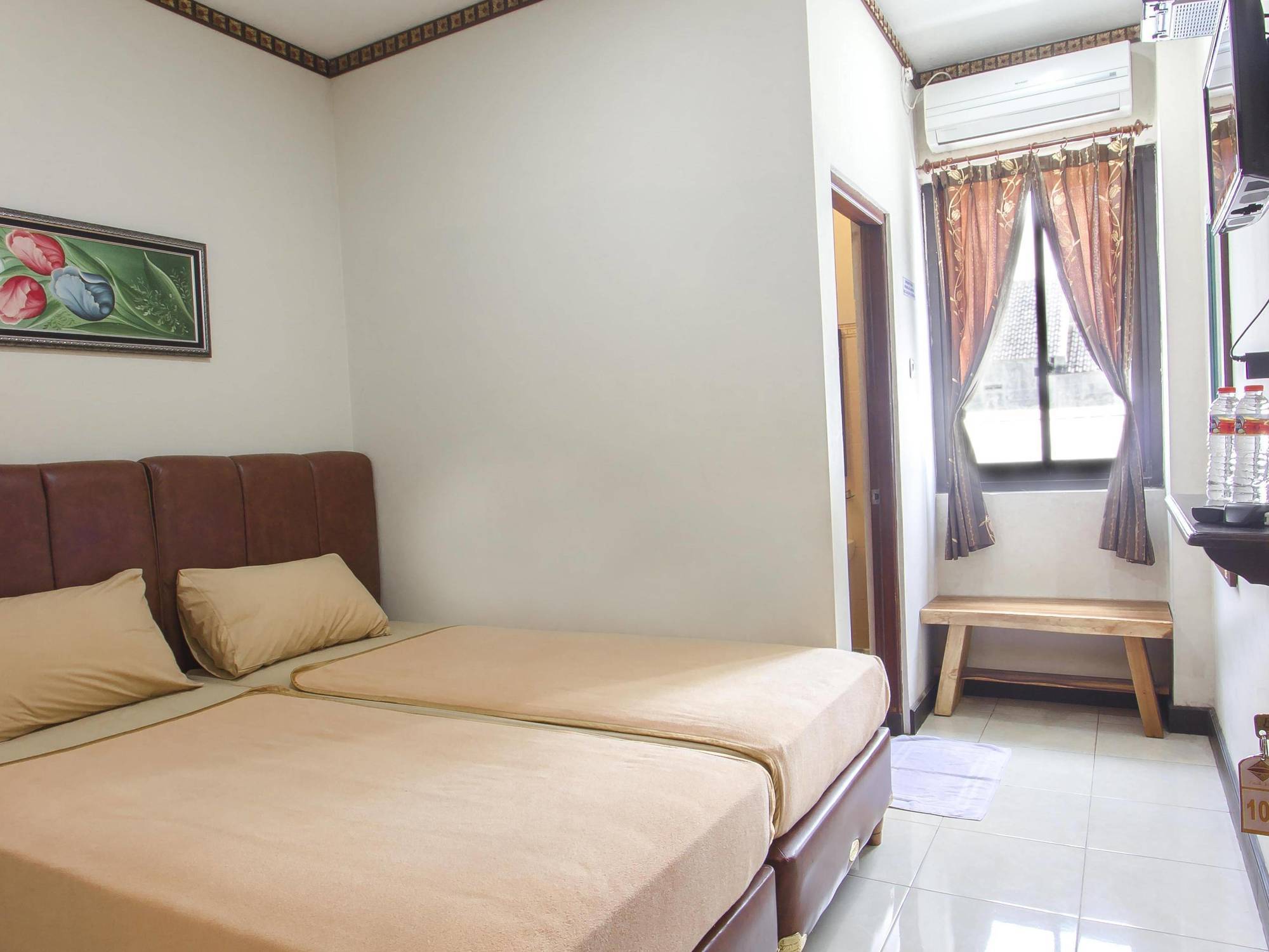 Tasik Jogja Hotel Yogyakarta Ngoại thất bức ảnh